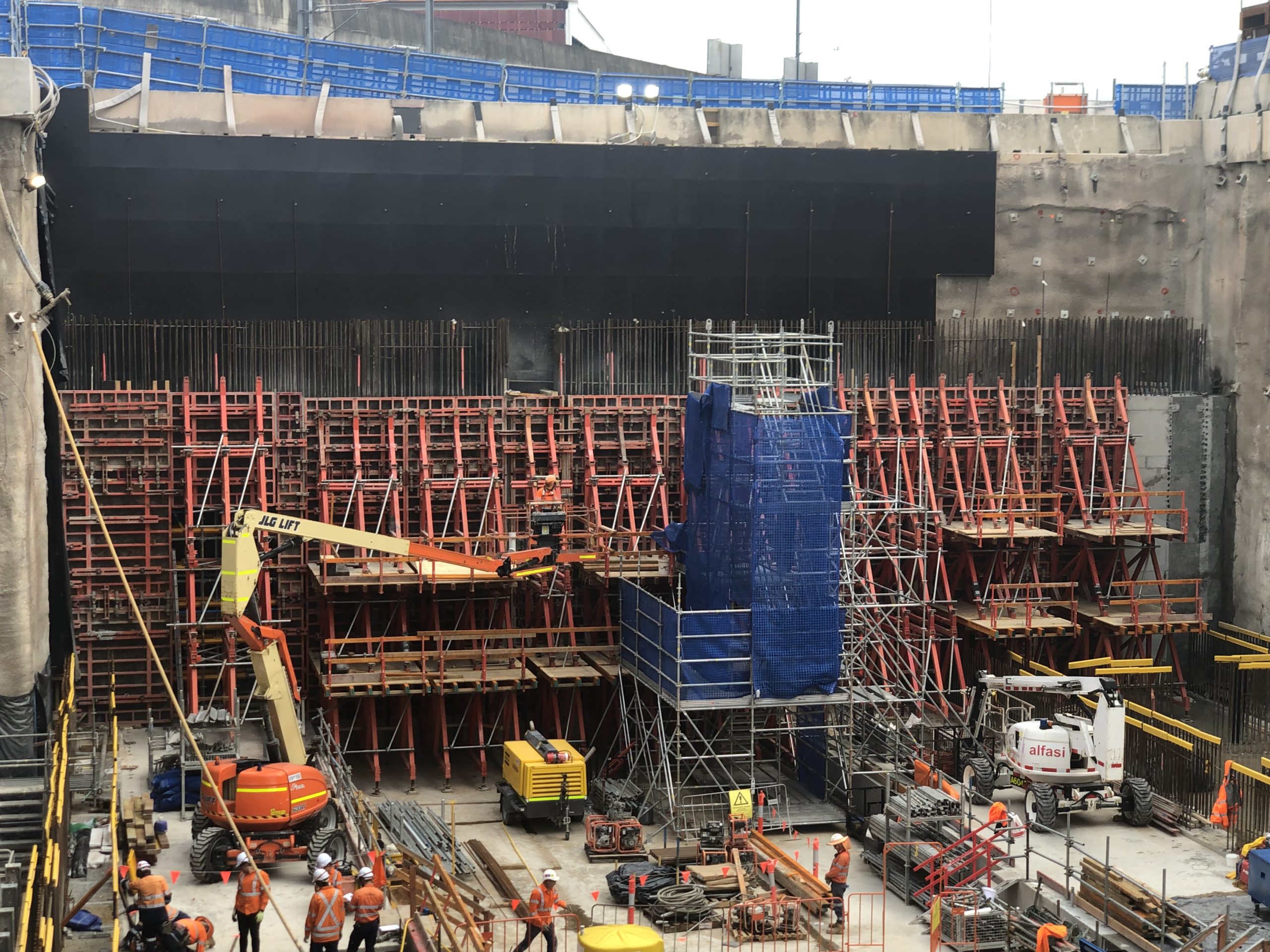 Boggo Road station single sided formwork