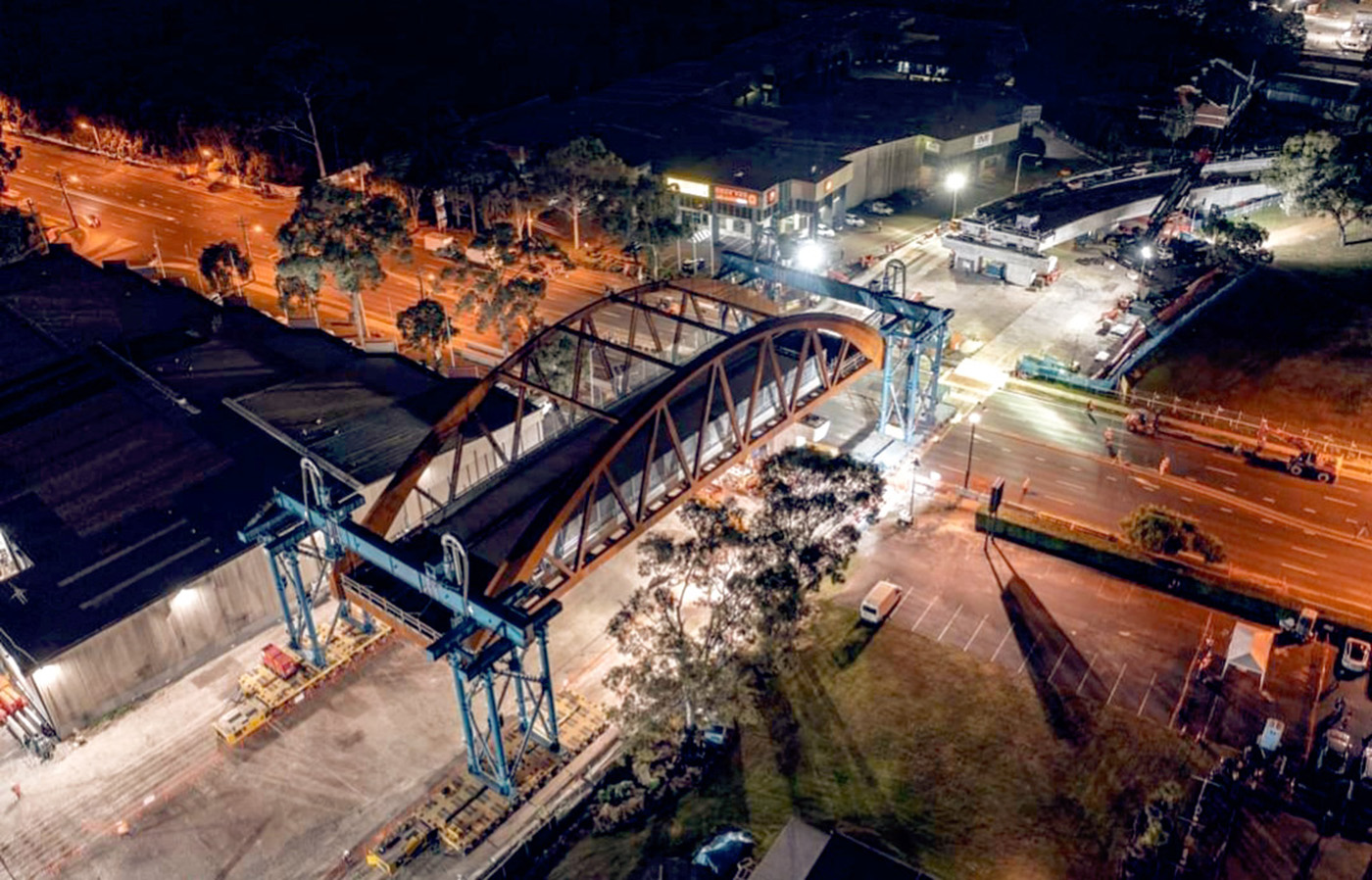 Main arch being lifted case civil and structural engineering project parramatta light rail